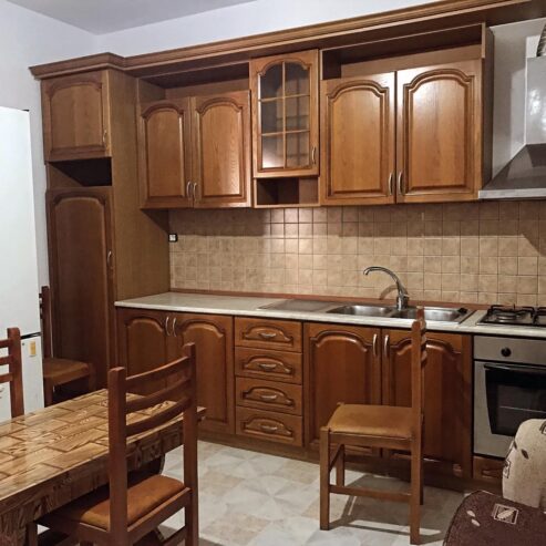 🏡 Jepet Apartament 1+1 me Qera në Shkozë, Tiranë