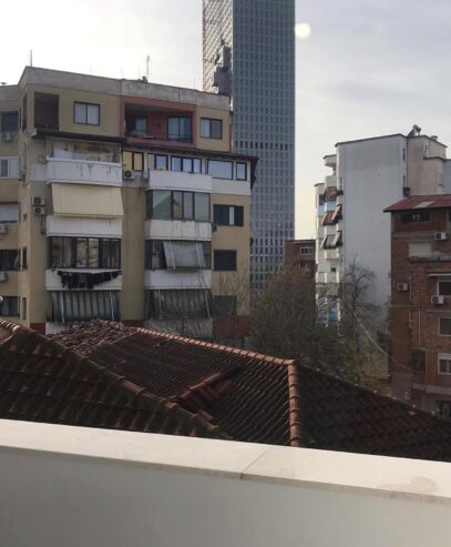 🏡 Jepet Apartament 2+1 (bosh) me Qera te Shkolla e Baletit, Tiranë