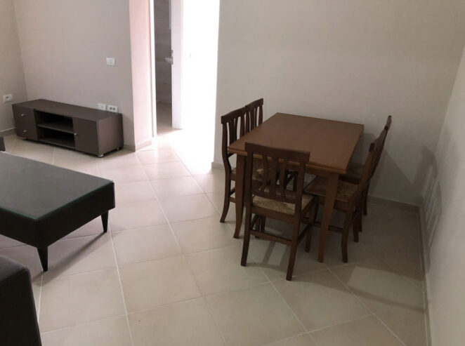 🏡 Jepet Apartament 1+1 me qira te Spitali Amerikan 3, Tiranë