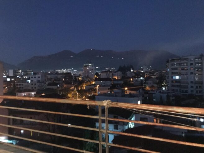 🏡 Jepet Apartament 2+1 me Qera pas Ambasades Amerikane, Tiranë