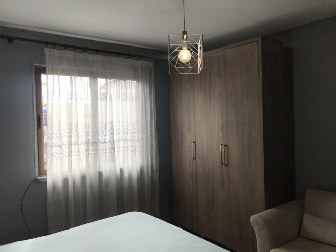 🏡 Jepet Apartament 1+1 me Qera te Oxhaku, Tiranë