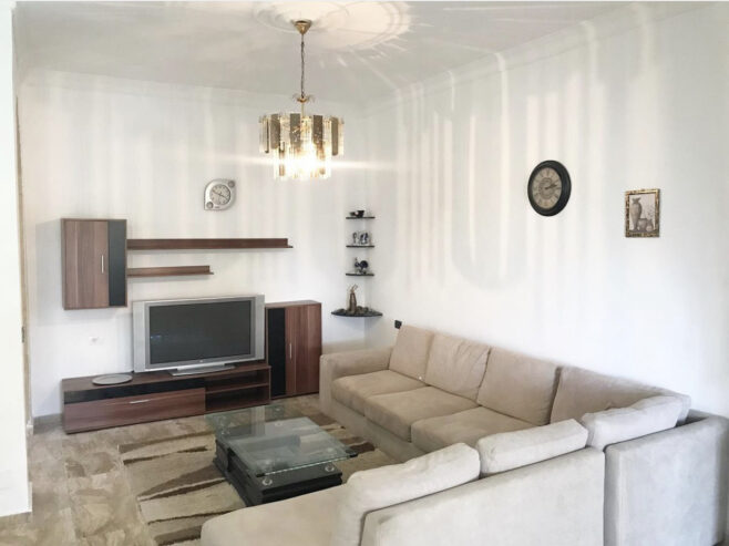 🏠 Jepet Apartament 2+1 me Qera mbi Farmacinë 10, Tiranë