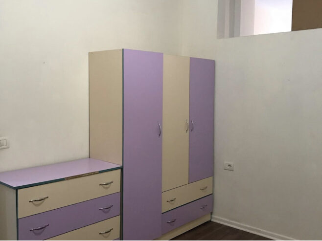 🏠 Jepet Apartament 2+1 me Qera mbi Farmacinë 10, Tiranë