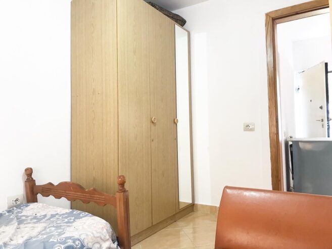 🏡 Jepet Apartament 2+1 me qera te ish Tregu Elektrik, Tirane