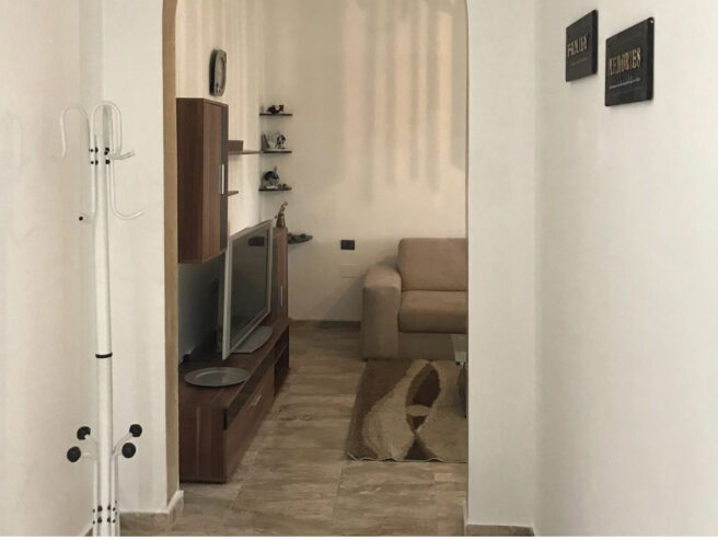 🏠 Jepet Apartament 2+1 me Qera mbi Farmacinë 10, Tiranë