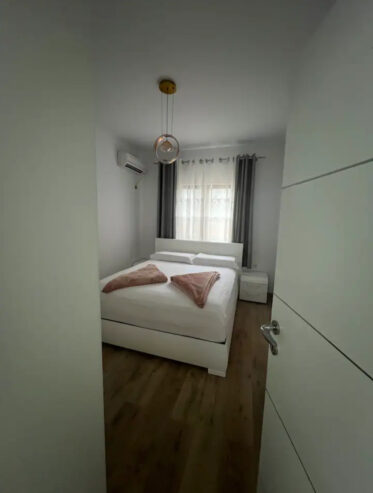 🏡 Jepët Apartament 2+1 me Qera Ditore dhe Javore te ish Stacioni i Trenit, Tiranë 🏙