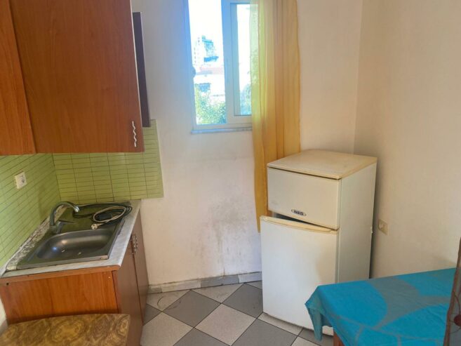 🏡 Jepet Garsioniere mbi ish Fakultetin Ekonomik, Tiranë