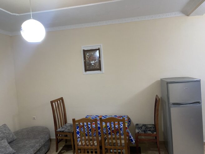 🏡 Jepet Apartament 1+1 me Qera në Fund te Rruges Siri Kodra, Tiranë