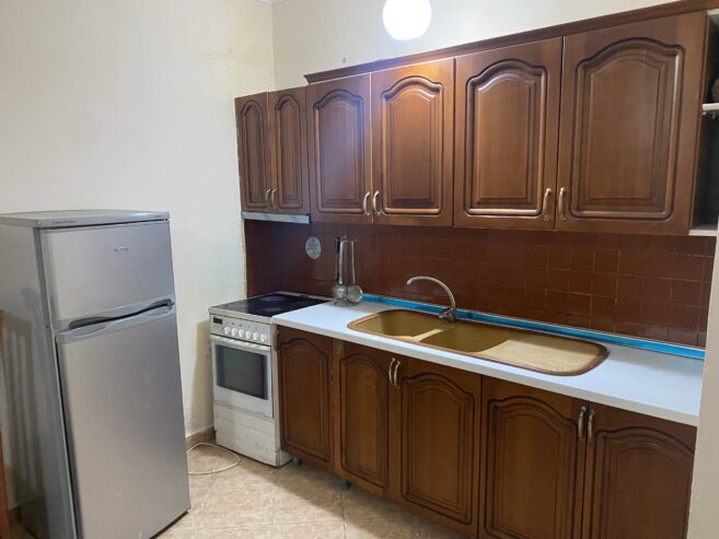 🏡 Jepet Apartament 1+1 me Qera në Fund te Rruges Siri Kodra, Tiranë