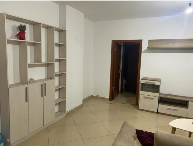 🏡 Jepet Apartament 3+1 me Qera mbi Oxhakun, Tiranë