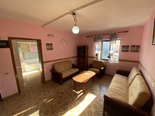 🏡 Jepet Apartament 2+1 me Qera te Xhamlliku, Tiranë