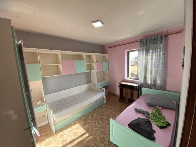 🏡 Jepet Apartament 2+1 me Qera te Xhamlliku, Tiranë