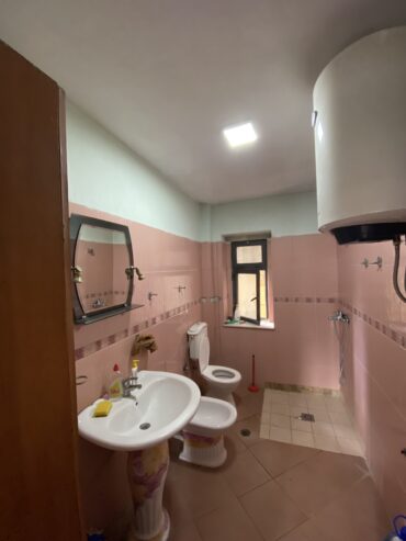 🏡 Jepet Apartament 2+1 me Qera te Xhamlliku, Tiranë