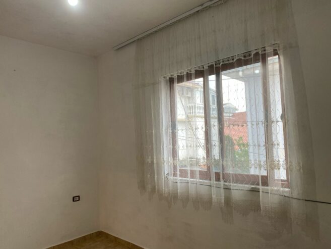 Jepet me qira Apartament 1+1 ne Rrugen Njazi Meka Tirane