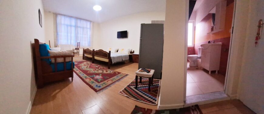 🏡 Ndarje qeraje me një vajzë te Pazari i Ri, Tiranë
