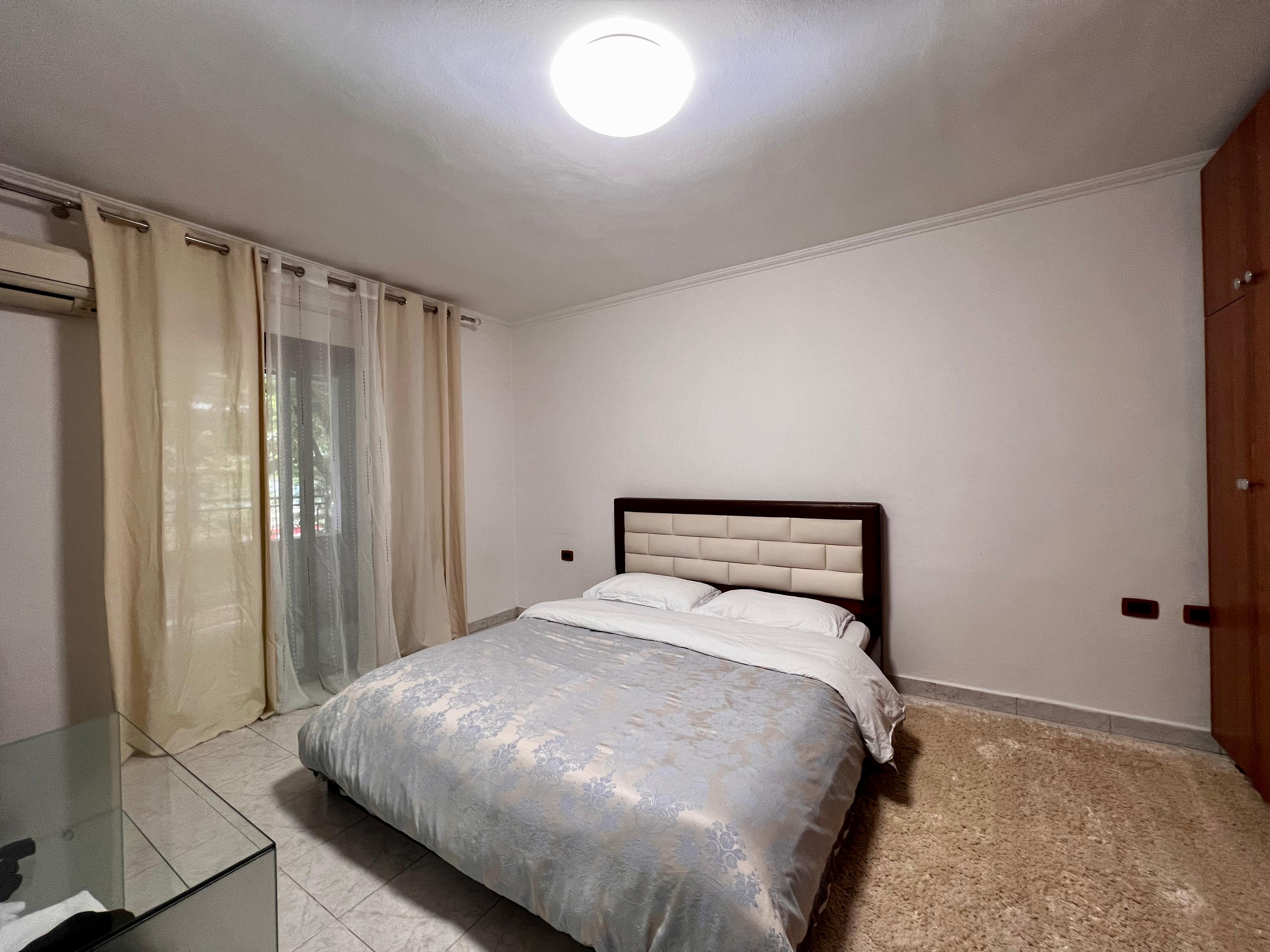 Shitet, Apartament 2+1+aneks, ”Ish Blloku” Tiranë.