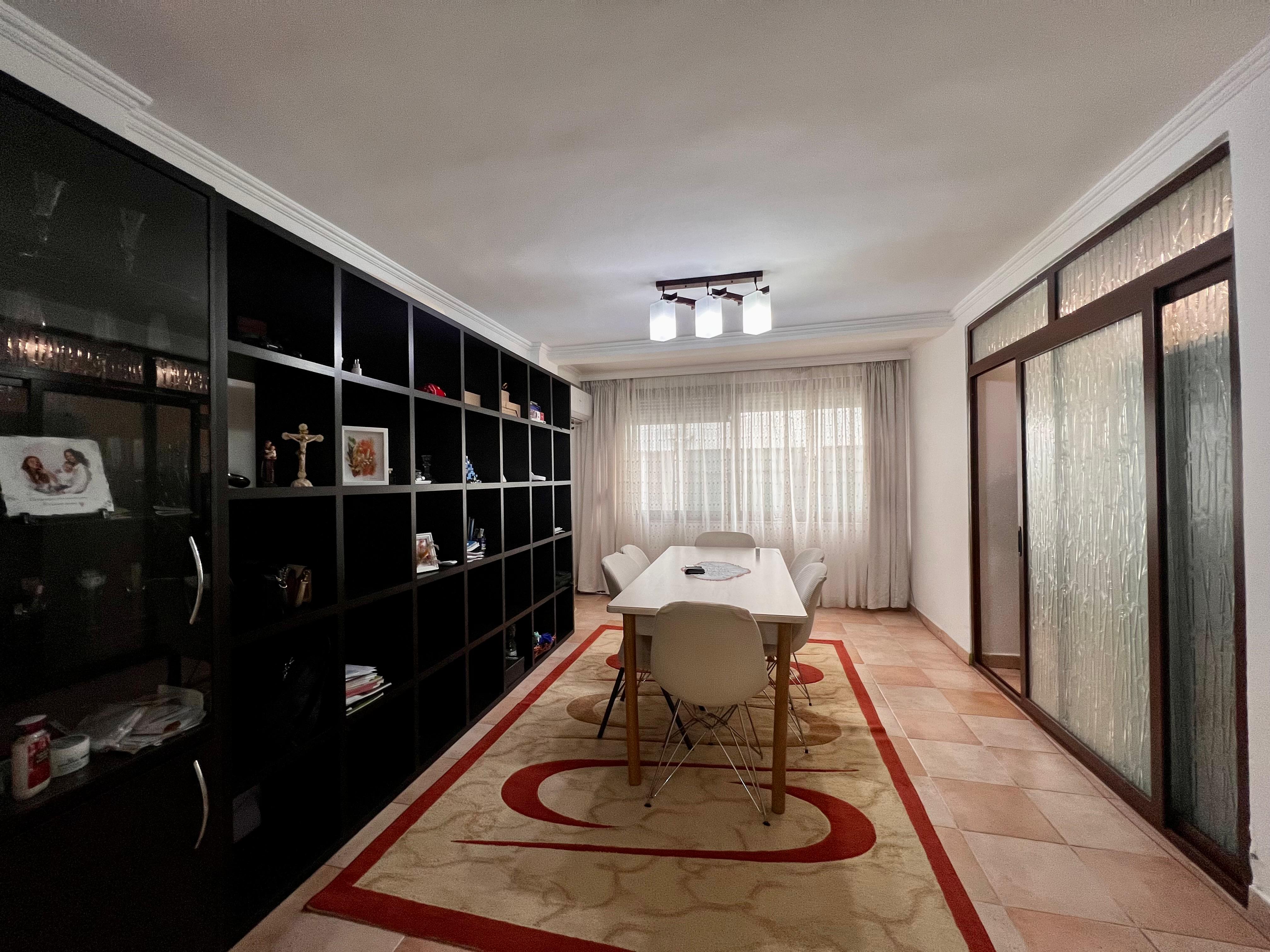 Shitet, Apartament 2+1+aneks, ”Ish Blloku” Tiranë.