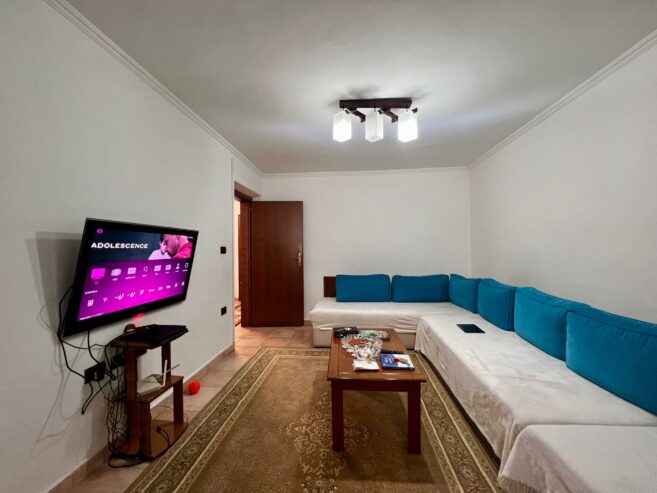 Shitet, Apartament 2+1+aneks, ”Ish Blloku” Tiranë.