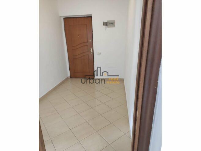 Shitet, Apartament 1+1, Pranë Shkollës Bajram Curri, Tiranë – 95.000€ | 62 m²