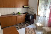 🏠 Jepet Hyrje Private 1+1 me Qera mbi fushen e Ali Demit, Tiranë