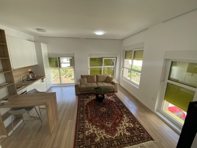 🏠 Jepet Apartament 2+1 me Qira në Mangalem 21, Tiranë