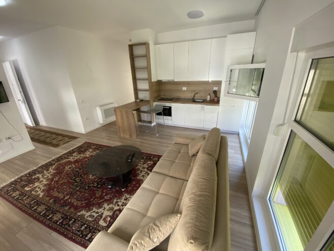 🏠 Jepet Apartament 2+1 me Qira në Mangalem 21, Tiranë