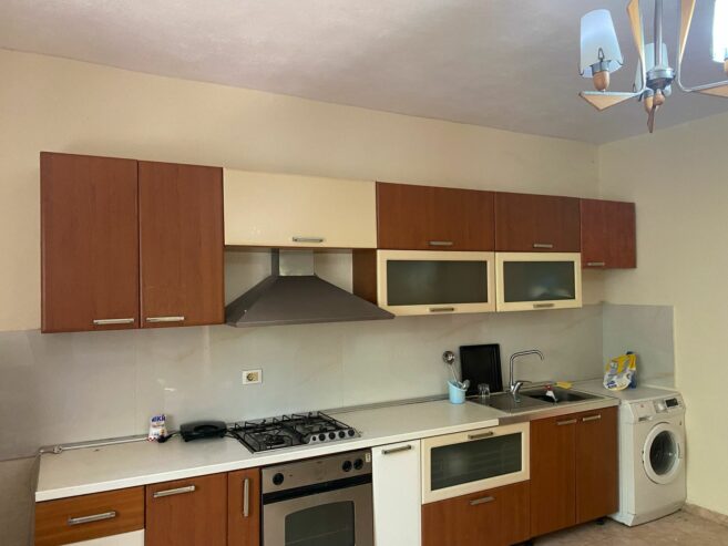 Jap me qira apartament 2+1 ne Rrugen Pandi Stillu Tirane.