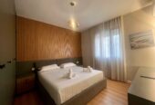 Jepet me qira, Apartament 2+1+ballkon, pranë ” Pazarit të Ri ”-Tiranë.