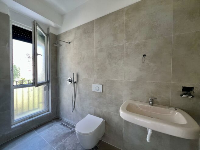 Shitet, Apartament 2+1+ballkon, ”Ish Fusha e Aviacionit ” Tiranë.