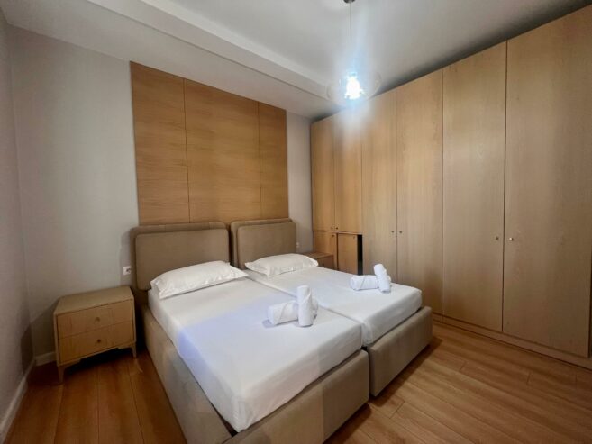 Jepet me qira, Apartament 2+1+ballkon, pranë ” Pazarit të Ri ”-Tiranë.