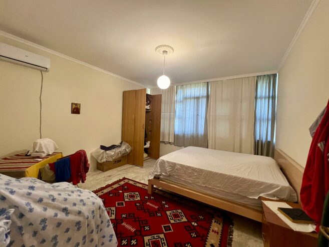Shitet Shtëpi 2-katëshe, “Shkembi i Kavajës”, Durrës.