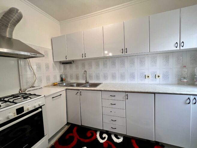 Jepet me qira, Apartament 2+1+ballkon “ Tregu Elektrik ” Ali Demi – Tiranë.
