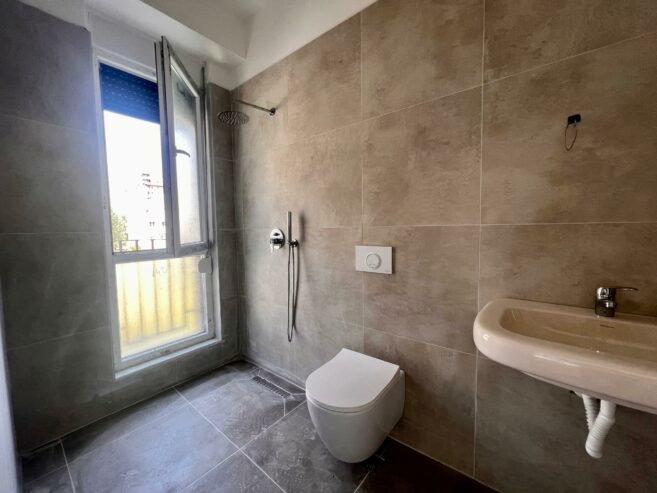 Shitet, Apartament 2+1+ballkon, ”Ish Fusha e Aviacionit ” Tiranë.
