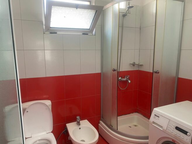 Jepet me qira apartament 1+1 ne rrugen e Dibres tek QSUT Tirane