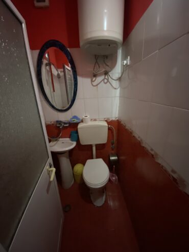 🏡 Jepet Shtëpi me Qera Ditore te Rruga e Elbasanit, 20 Euro nata 🏙