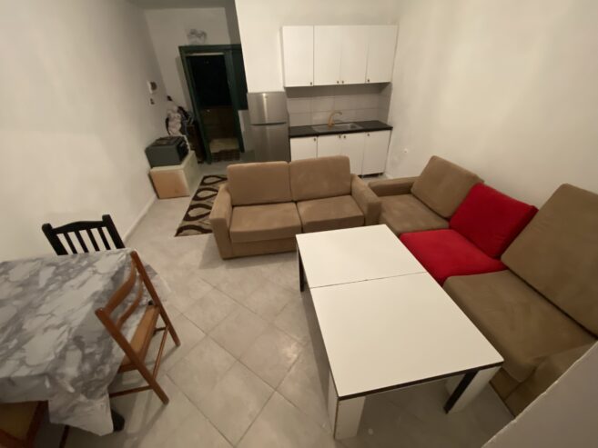 🏡 Jepet Apartament 1+1 me Qera mbi Ish Tregun Elektrik, Tiranë