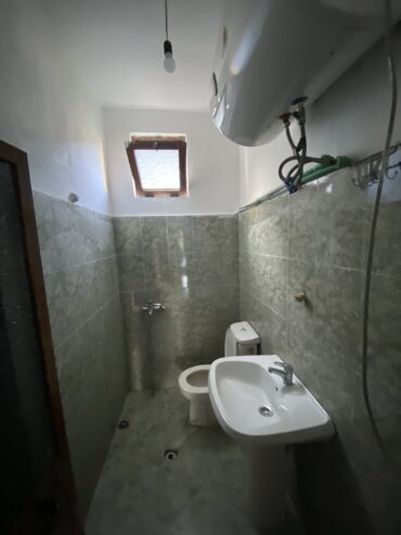 🏡 Jepet Garsioniere me Qera mbi Fakultetin Ekonomik, Rruga e Elbasanit