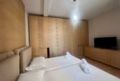 Jepet me qira, Apartament 2+1+ballkon, pranë ” Pazarit të Ri ”-Tiranë.