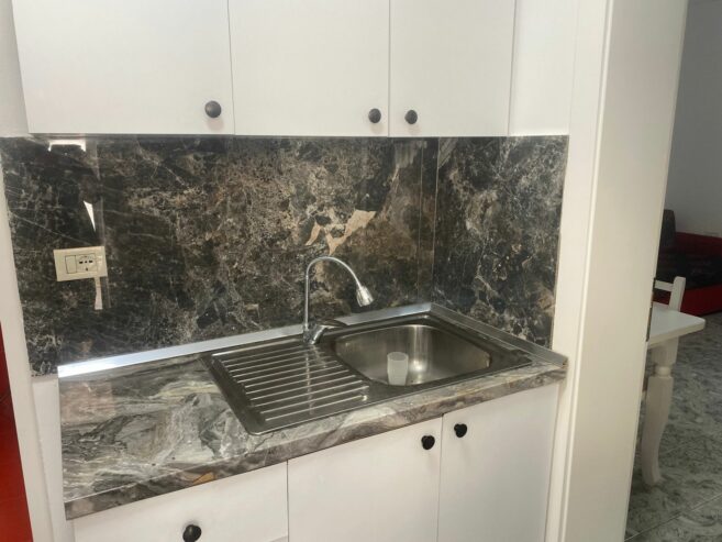 Jepet me qira apartament 1+1 ne rrugen e Dibres tek QSUT Tirane