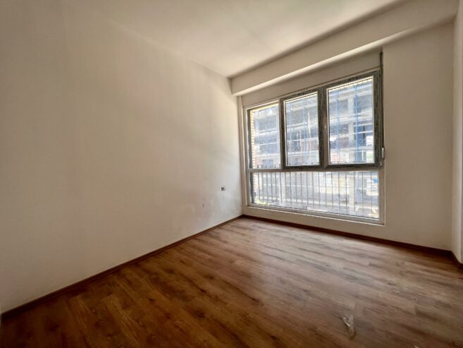 Shitet, Apartament 2+1+ballkon, ”Ish Fusha e Aviacionit ” Tiranë.