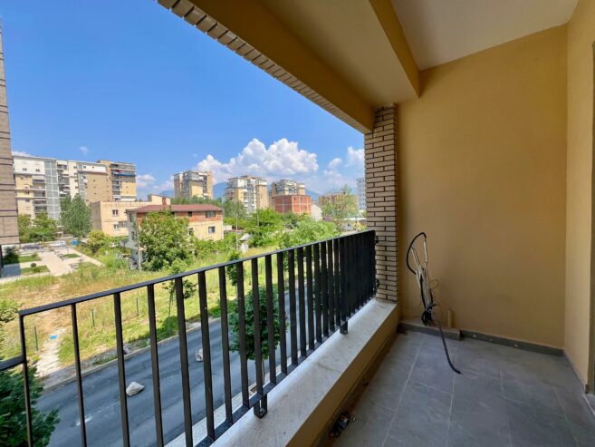 Shitet, Apartament 2+1+ballkon, ”Ish Fusha e Aviacionit ” Tiranë.