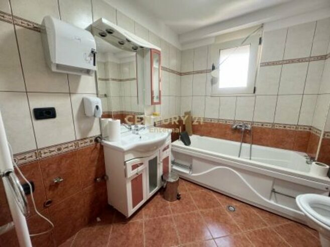 Zyre 3+1+2 per qira e mobiluar ne Bllok