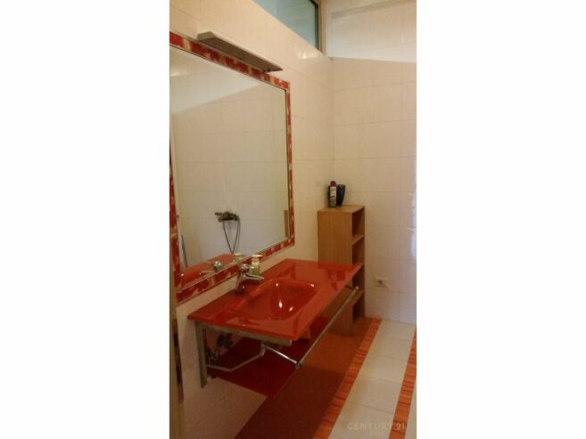 Zyre për qira tek Garda 135 m²