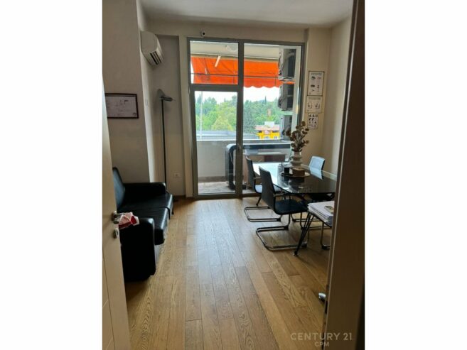 Zyre për qira tek Garda 135 m²