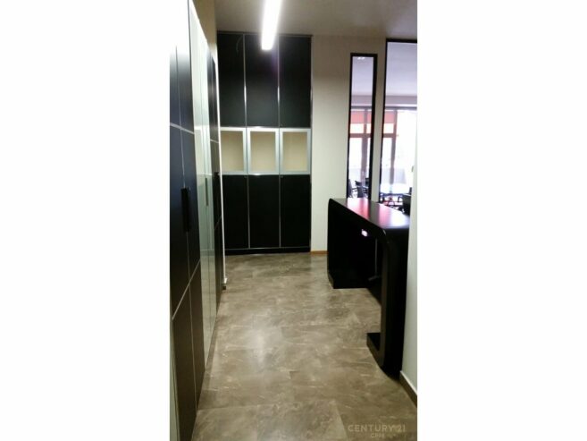 Zyre për qira tek Garda 135 m²
