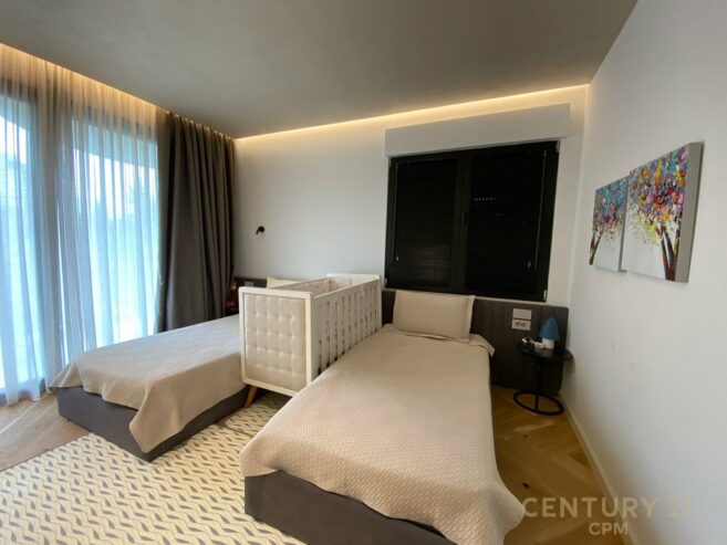 Apartament Luksoz 3+1+3 me Qira në zonën e Ish-Bllokut