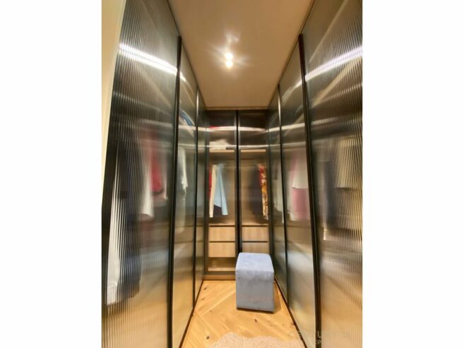 Apartament Luksoz 3+1+3 me Qira në zonën e Ish-Bllokut