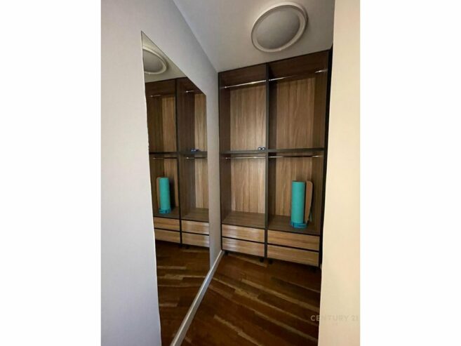 Apartament luksoz 1+1 + Post Parkimi te Park Gate!
