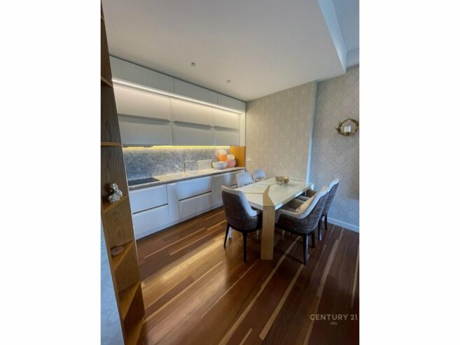 Apartament luksoz 1+1 + Post Parkimi te Park Gate!