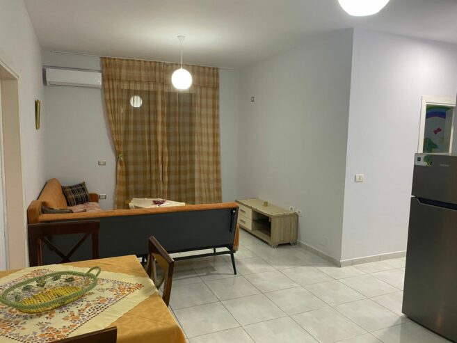 Jepet me qira Apartament 3+1+2 tek Fresku Tirane